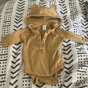 The cutest bear hooded long sleeve onesie